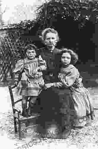 Marie Curie And Her Daughters: The Private Lives Of Science S First Family (MacSci)
